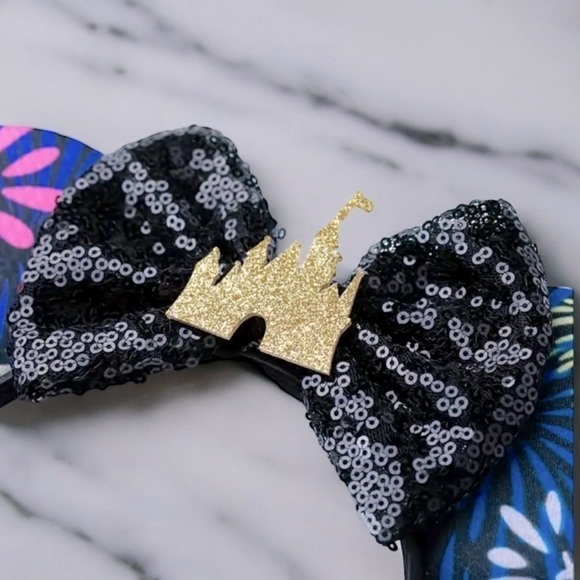 Minnie Mouse Castle Ears - Picture 2 of 6